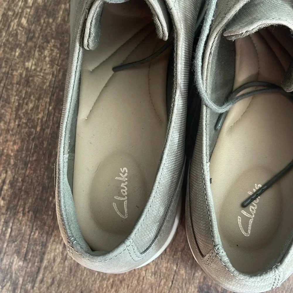 Clarks Derby Lace-Up Olive Green Nubuck loafer dress shoes - Picture 4 of 8
